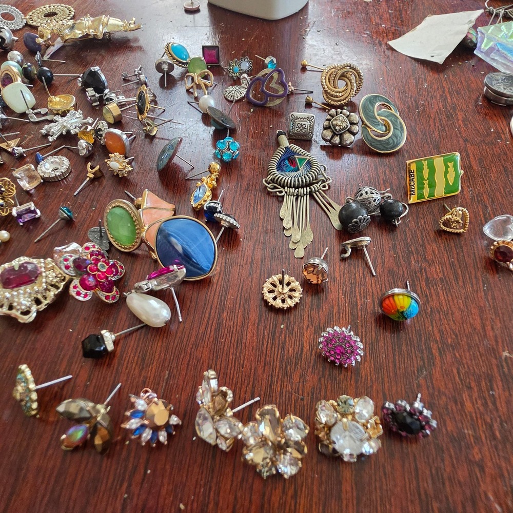 Bulk Lot Single Earrings Vintage Modern Jewelry Crafting Upcycle Mystery Mix